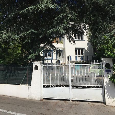 Villa Les Terrasses Dans La Nature Avec Piscine A 2 Pas De Lyon, Metro A 15Mn A Pied Pour Lyon Centre En 10Mn Ou Bus A 300M Pour Lyon Centre Уллен Экстерьер фото